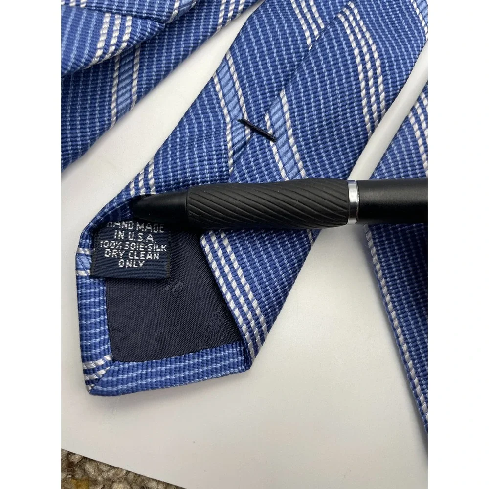Cremieux Mens Blue White Diagonal Stripe Silk Handmade Necktie Made in USA